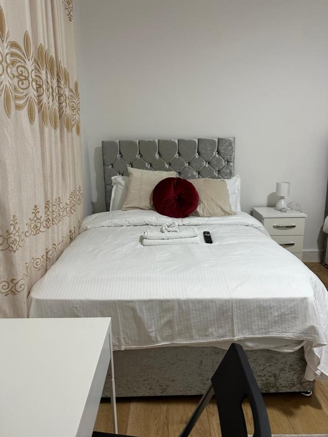 City Lodge Shadwell London Bagian luar foto