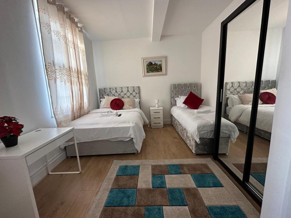 City Lodge Shadwell London Bagian luar foto