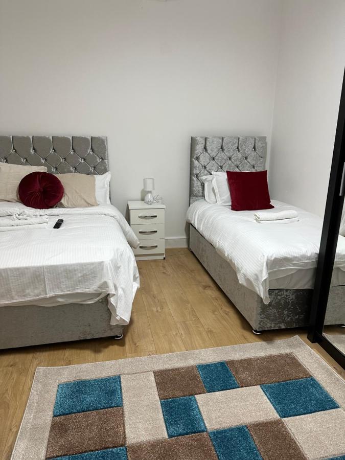 City Lodge Shadwell London Bagian luar foto