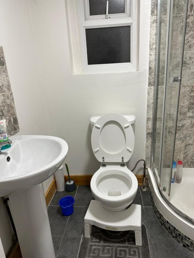 City Lodge Shadwell London Bagian luar foto