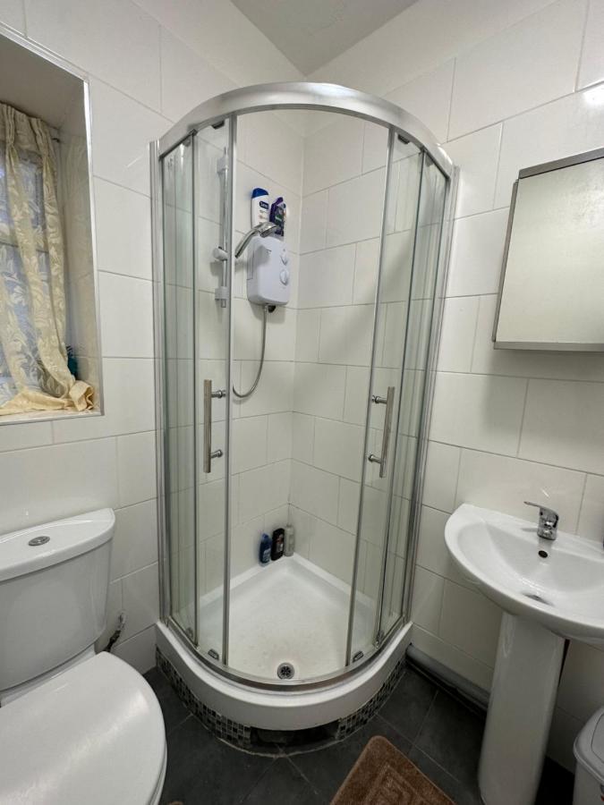 City Lodge Shadwell London Bagian luar foto