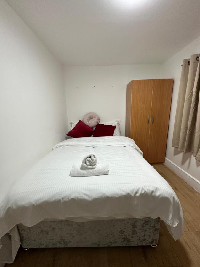 City Lodge Shadwell London Bagian luar foto