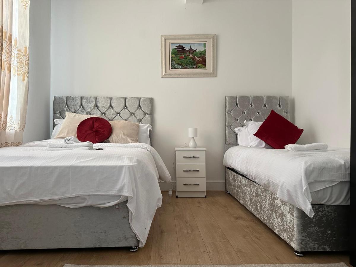 City Lodge Shadwell London Bagian luar foto