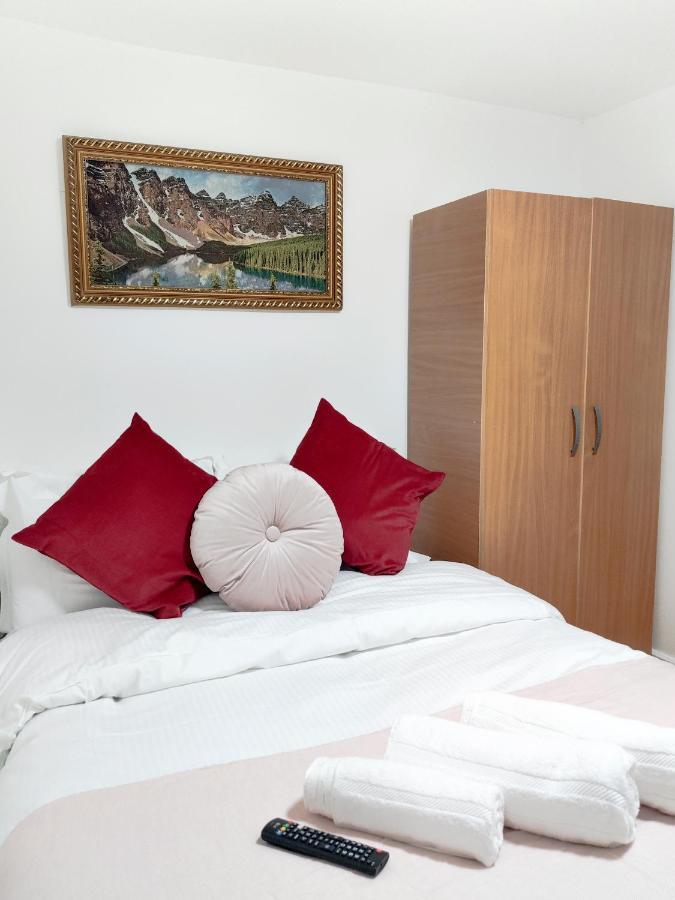 City Lodge Shadwell London Bagian luar foto